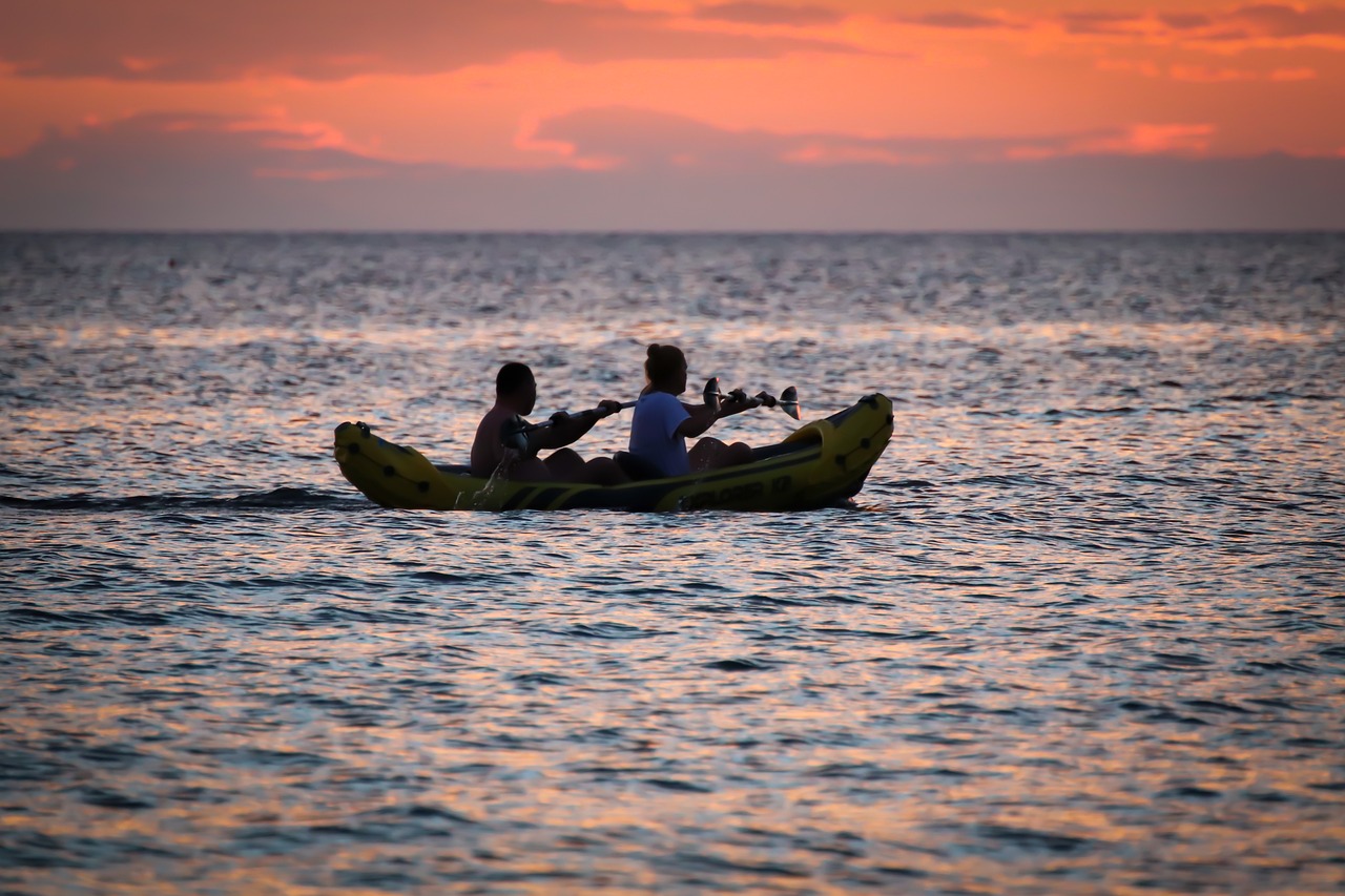 1 Day Rwanda Canoeing and Guided Walk Tour